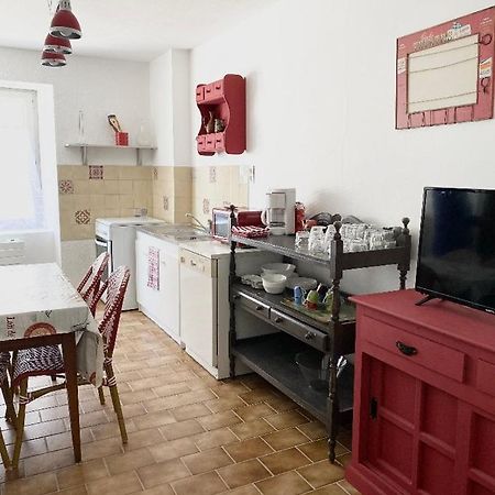 Studio En Rez-De-Chaussee Tout Equipe Jullianges Exteriér fotografie