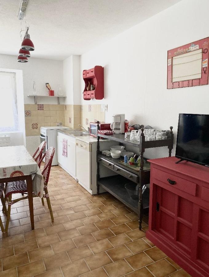 Studio En Rez-De-Chaussee Tout Equipe Jullianges Exteriér fotografie